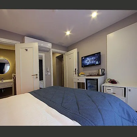 Hotel Taksim Santa Lucia 4*